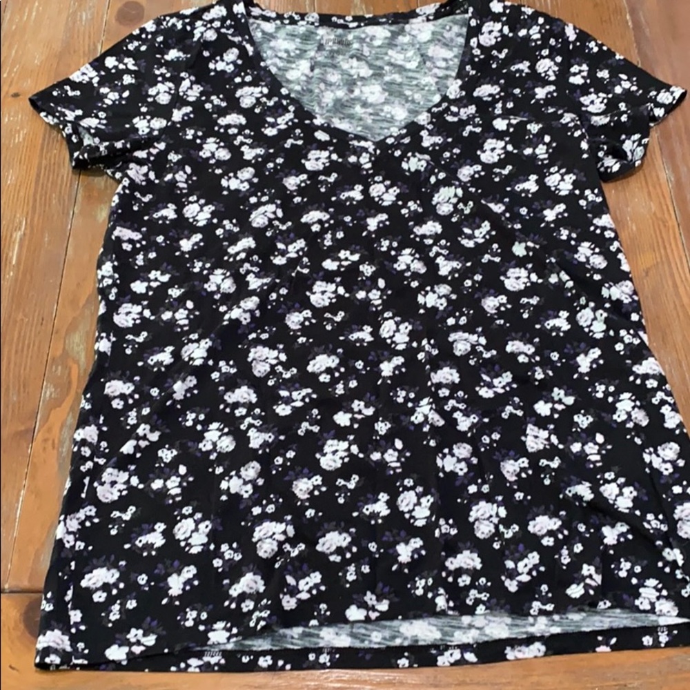 VS PINK floral perfect v-neck tee